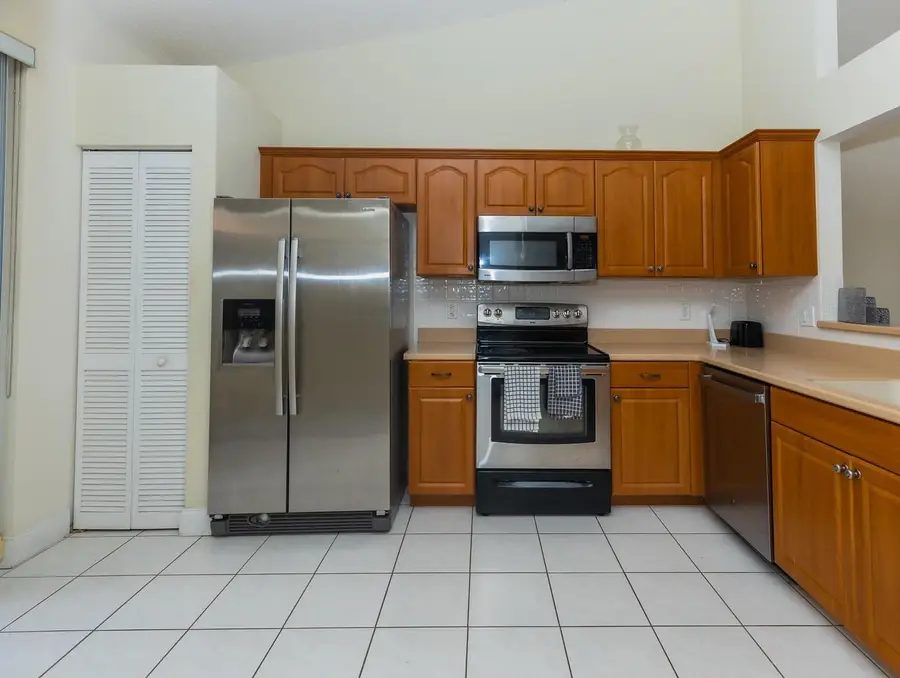 2491 Aragon Boulevard #2, Sunrise, FL 33322 - #3