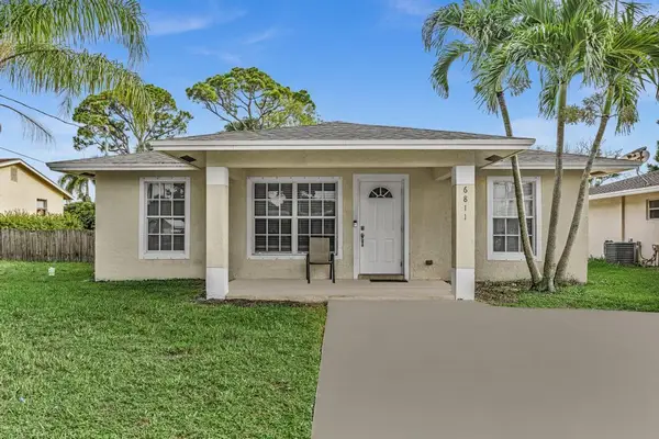 6811 2nd Street, Jupiter, FL 33458