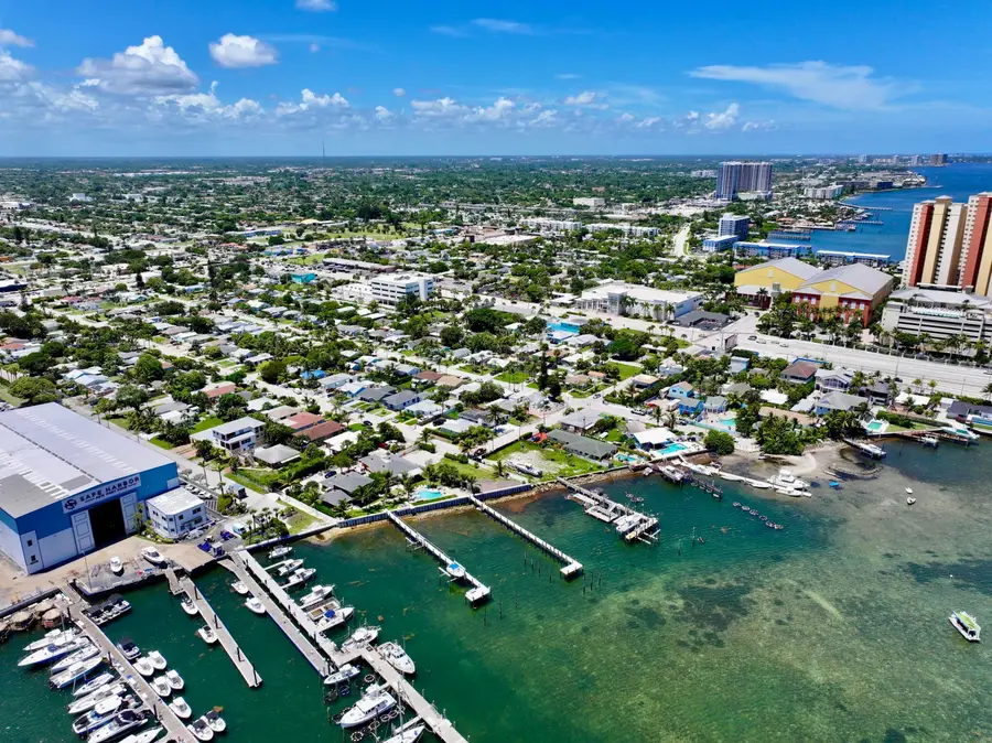 265 E 23rd Street, Riviera Beach, FL 33404 - #2