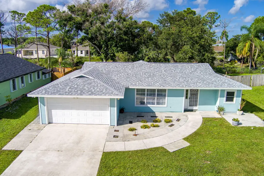 662 SE Essex Drive, Port Saint Lucie, FL 34984 - #2