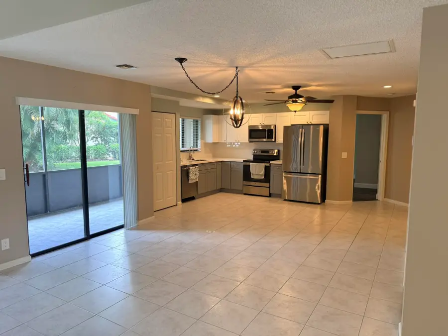 24 Lexington Lane W #A, Palm Beach Gardens, FL 33418 - #3