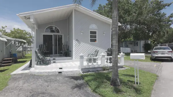 2773 NW 29th Place, Oakland Park, FL 33311