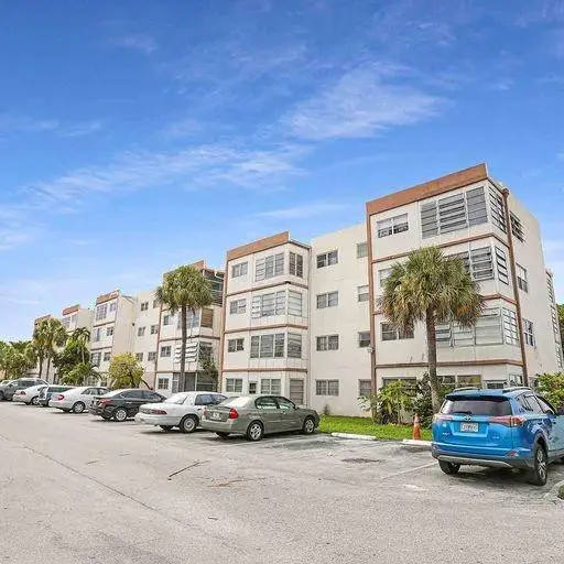 4046 NW 19th Street #210, Lauderhill, FL 33313