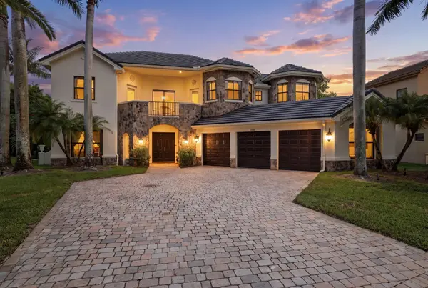10594 Versailles Boulevard, Wellington, FL 33449