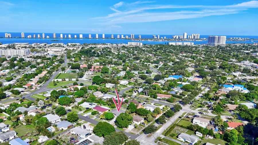 640 W Ilex Drive, Lake Park, FL 33403 - #2