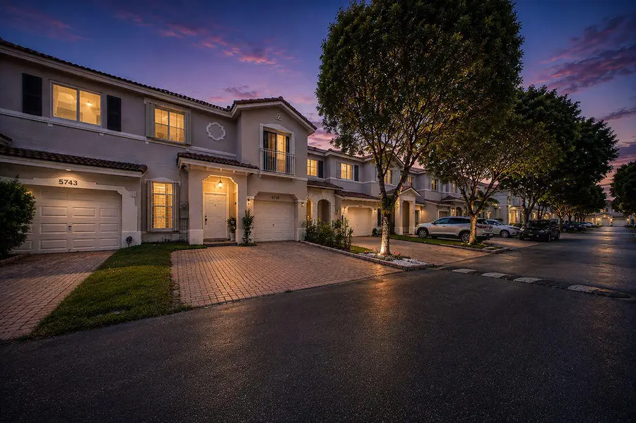5733 NW 112th Place, Doral, FL 33178 - #2