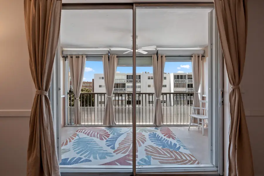620 NE 12th Avenue #602, Hallandale Beach, FL 33009 - #3