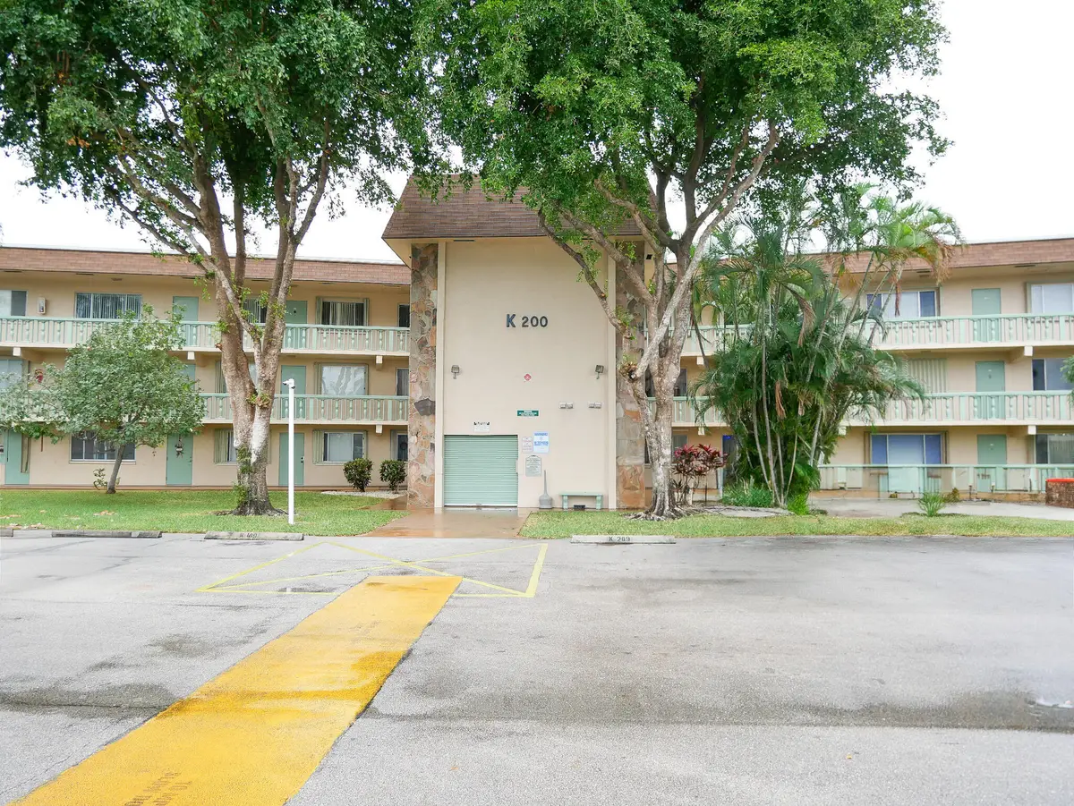 200 Village Green Circle E #k 311, Palm Springs, FL 33461 - #1