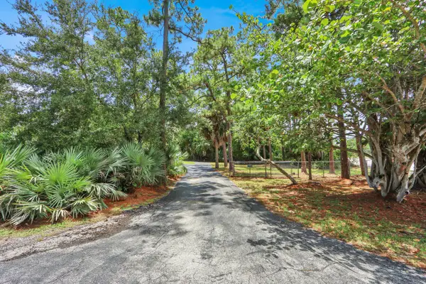 6466 Via Townsend, West Palm Beach, FL 33415