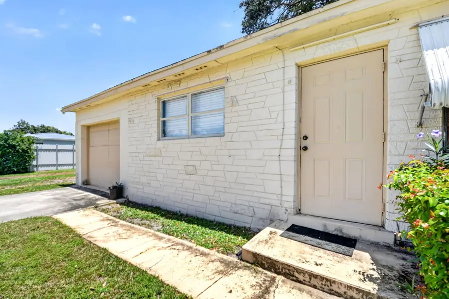 1572 Woodland Avenue, West Palm Beach, FL 33415 - #3