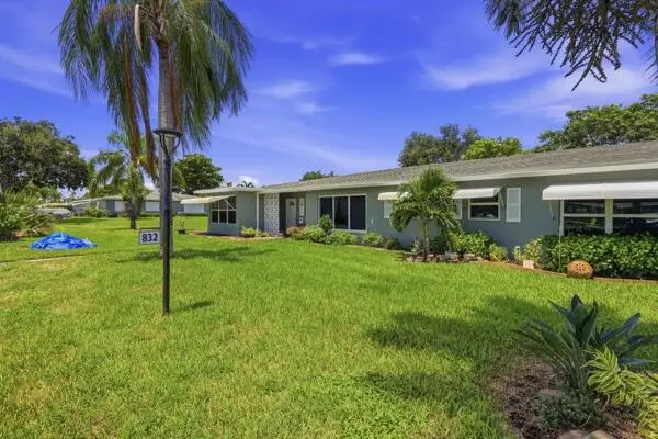 832 High Point Drive W #B, Delray Beach, FL 33445