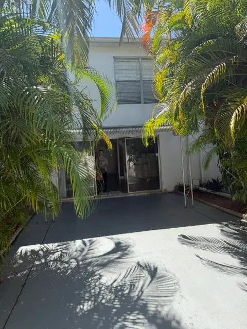 4044 SW 67th Terrace #7, Davie, FL 33314