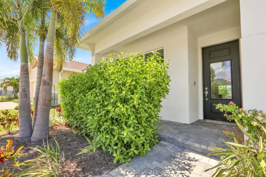 977 SE Crosswood Way, Port Saint Lucie, FL 34984 - #3