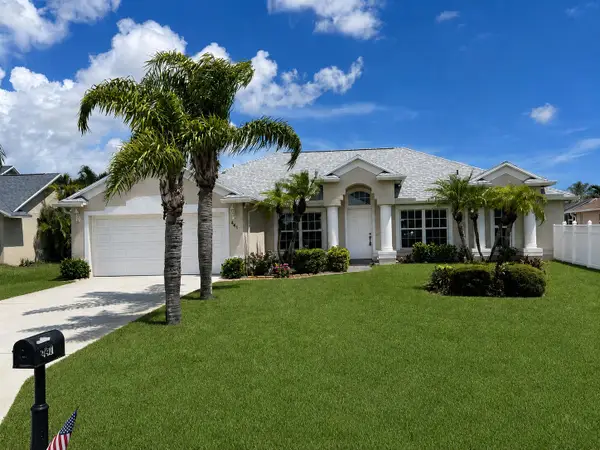 441 SE Nome Drive, Port St Lucie, FL 34984