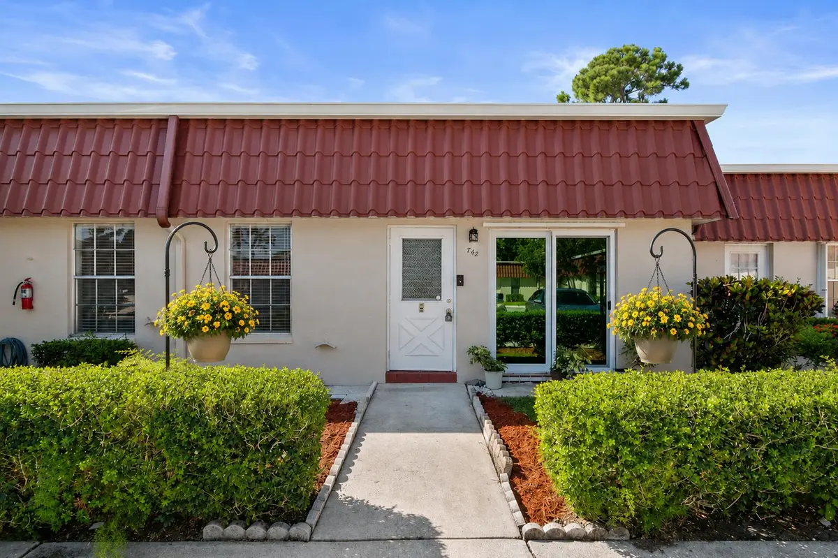 742 Nantucket Circle, Lake Worth, FL 33467 - #1