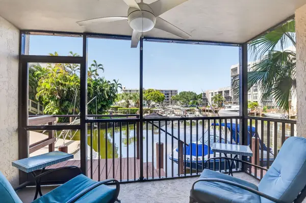 3 Royal Palm Way #102, Boca Raton, FL 33432