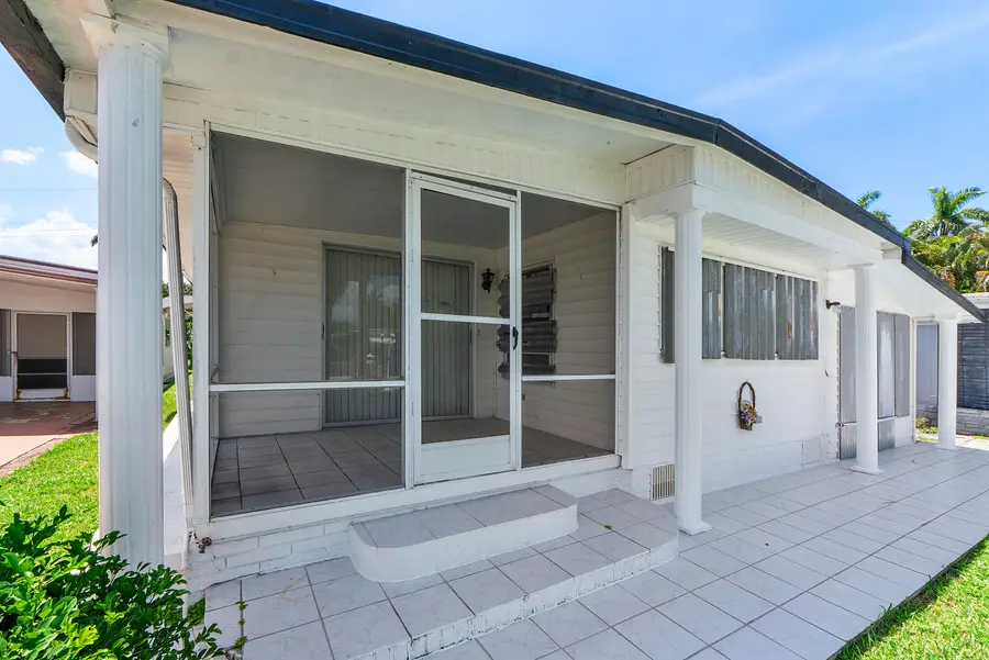 8670 SW 18th Place, Davie, FL 33324 - #2