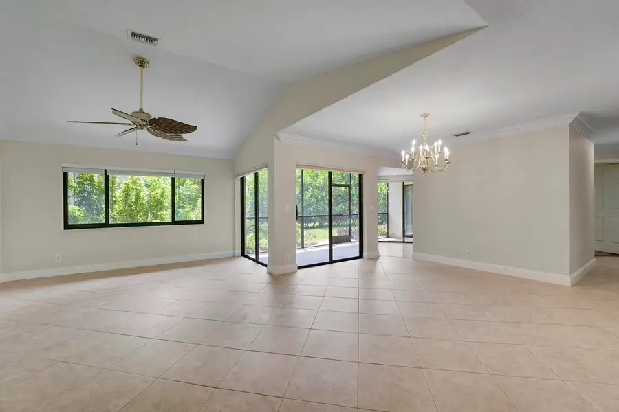 13 Lexington Lane E #A, Palm Beach Gardens, FL 33418 - #2