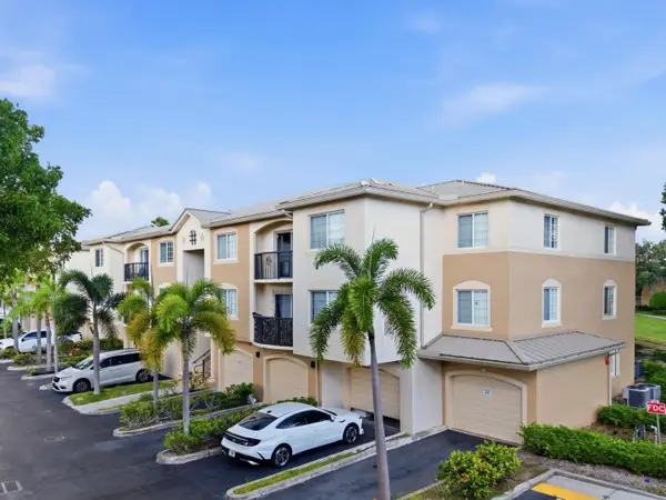 900 Crestwood Court S #920, Royal Palm Beach, FL 33411