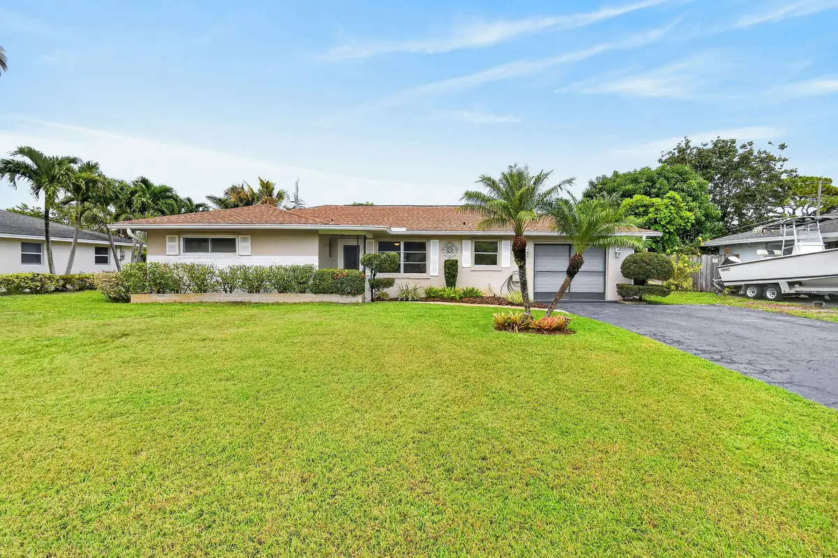 11 Windsor Road E, Jupiter, FL 33469 - #1