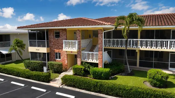2121 NE 68th Street #201, Fort Lauderdale, FL 33308