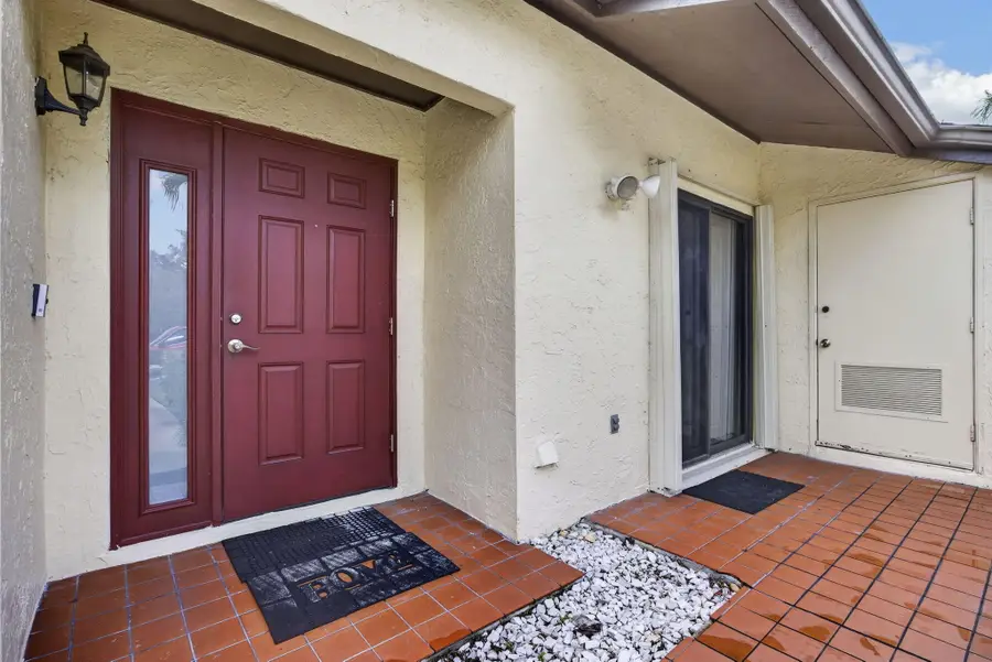 140 Karanda Court, Royal Palm Beach, FL 33411 - #2