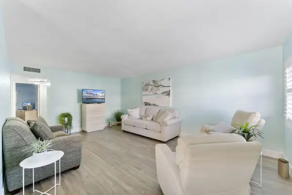 3322 Cynthia Lane #102, Lake Worth Beach, FL 33461