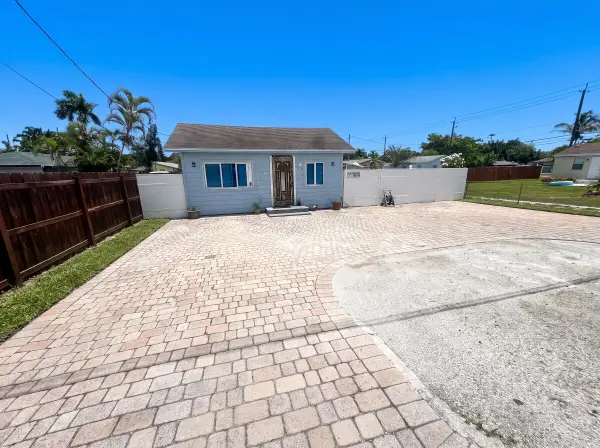 3718 Coconut Road #A, Palm Springs, FL 33461