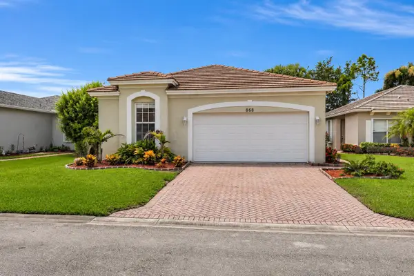 868 SW Rocky Bayou Terrace, Port St Lucie, FL 34986