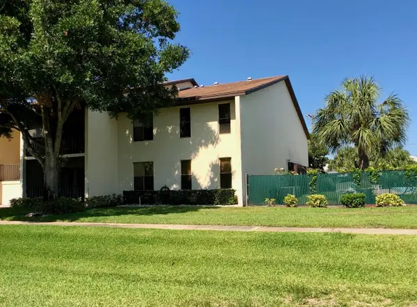 250 SE Four Winds Drive #104, Stuart, FL 34996