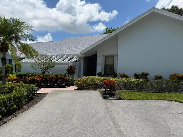 10884 Lake Front Place, Boca Raton, FL 33498