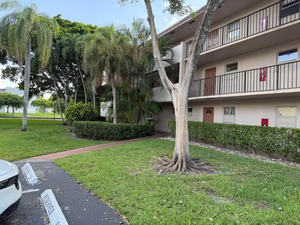 8301 Sands Point Boulevard #S103, Tamarac, FL 33321