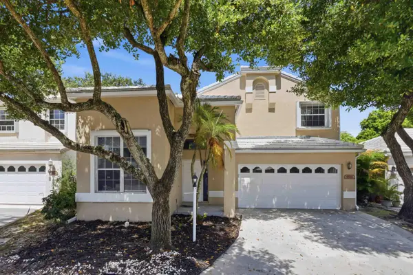 9516 NW 8th Circle, Plantation, FL 33324