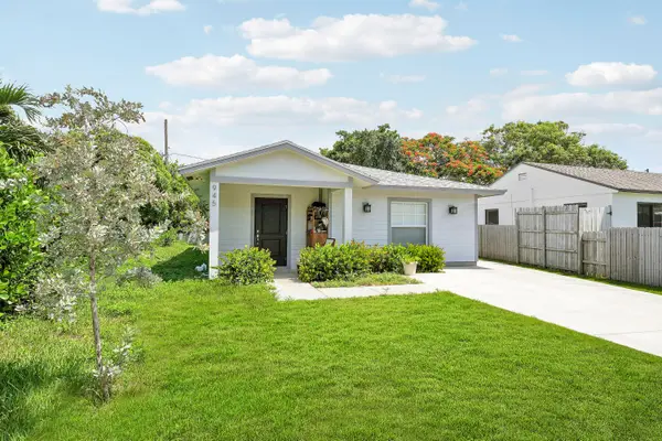 945 32nd Street, West Palm Beach, FL 33407