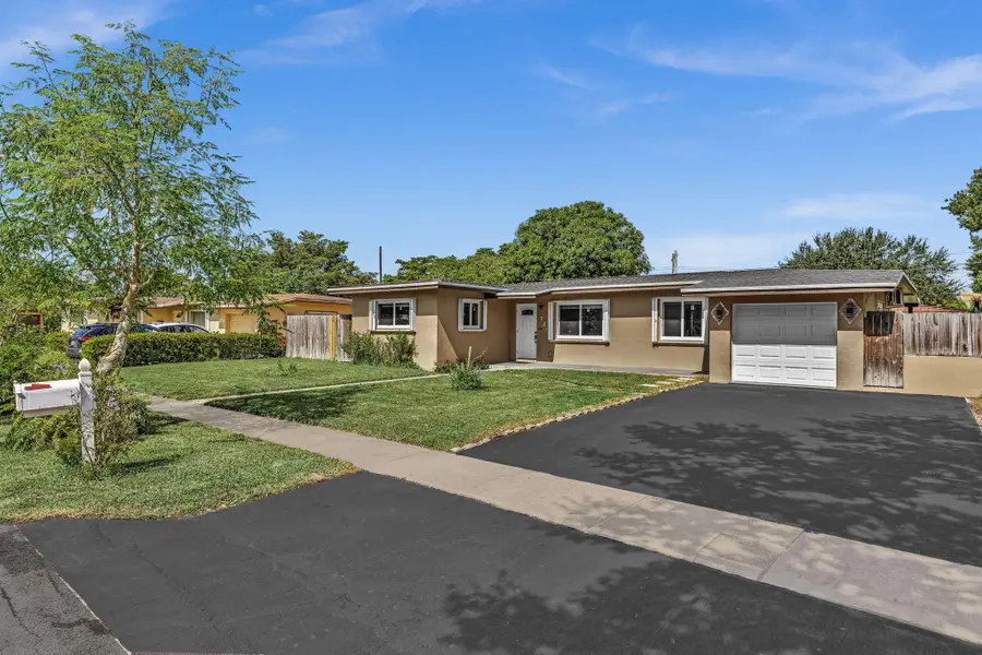 721 Fairway Drive, Plantation, FL 33317 - #2