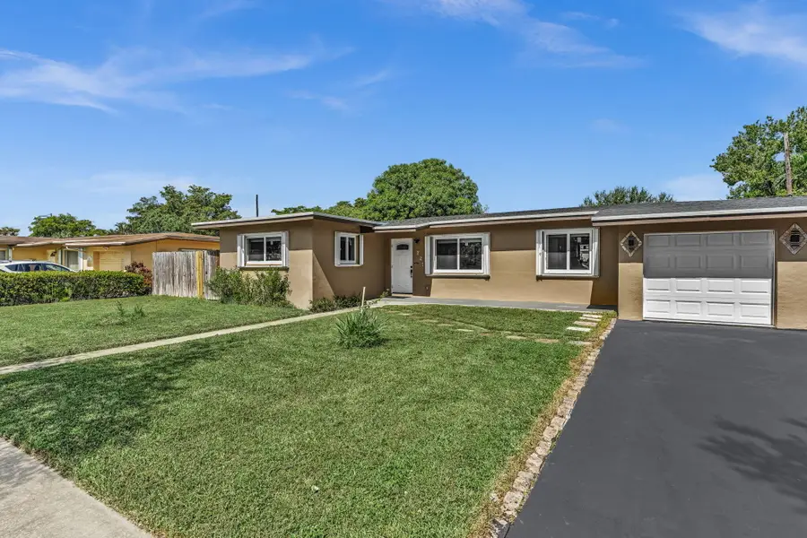 721 Fairway Drive, Plantation, FL 33317 - #3
