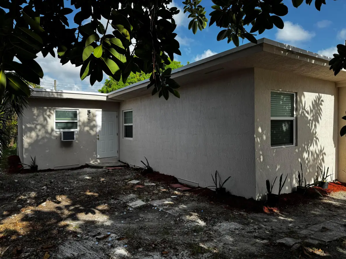 405 N E Street, Lake Worth, FL 33460 - #1