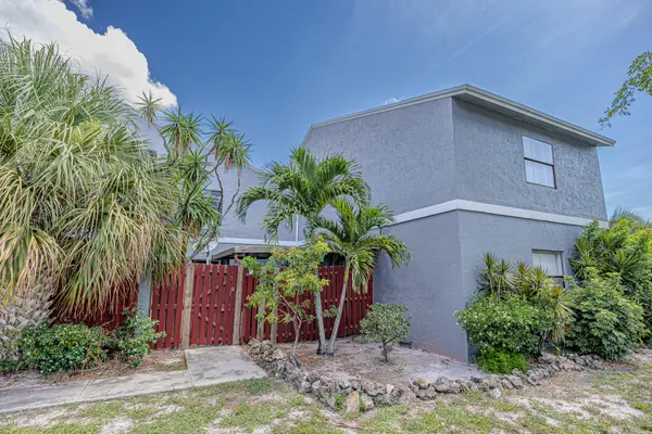 7 Crossings Circle #C, Boynton Beach, FL 33435