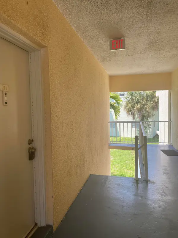 409 Executive Center Drive #211, West Palm Beach, FL 33401