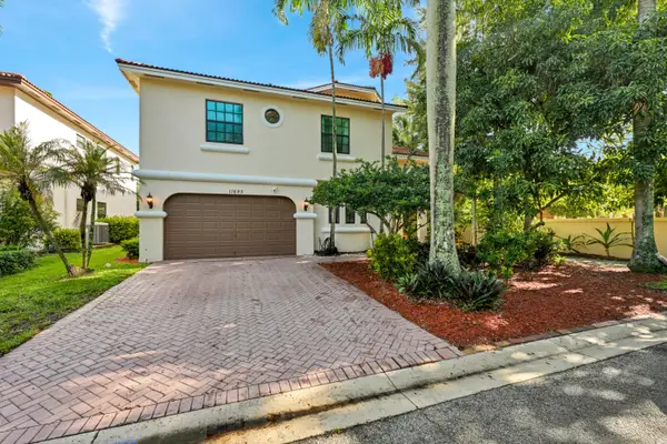 11695 NW 2nd Street, Plantation, FL 33325