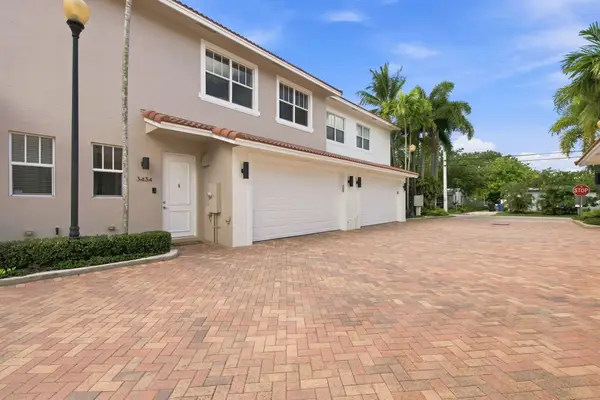 3434 NE 13th Avenue, Oakland Park, FL 33334