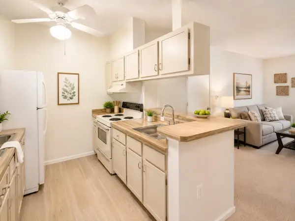 9690 S Belfort Circle #215, Tamarac, FL 33321