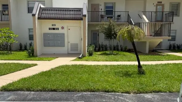 150 Lake Meryl Drive, West Palm Beach, FL 33411