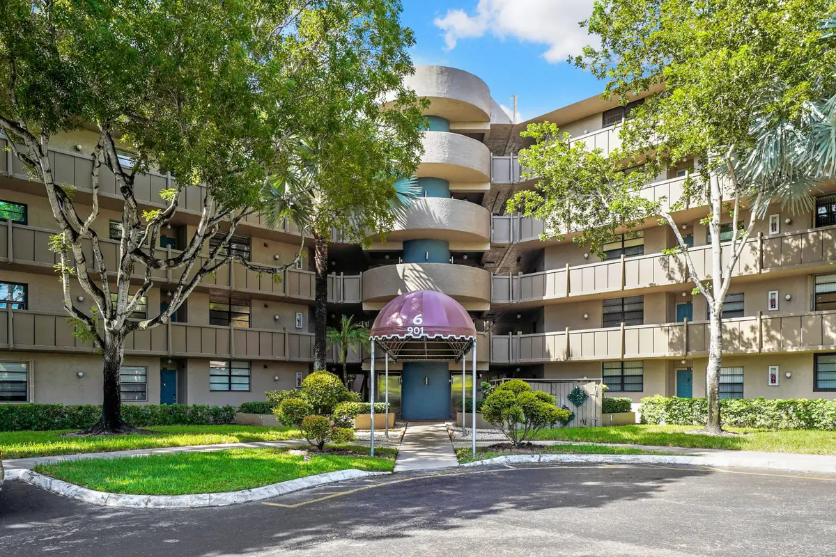 901 Colony Point Circle #207, Pembroke Pines, FL 33026 - #1