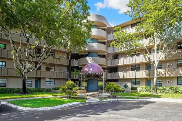 901 Colony Point Circle #207, Pembroke Pines, FL 33026