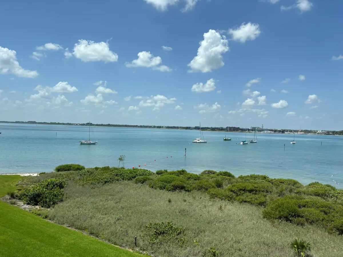 31 Harbour Isle Drive W #PH05, Fort Pierce, FL 34949 - #1