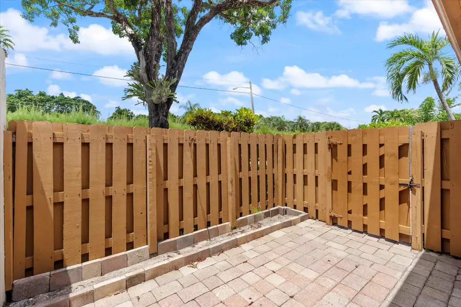 2035 SW 24th Circle, Boynton Beach, FL 33426 - #2