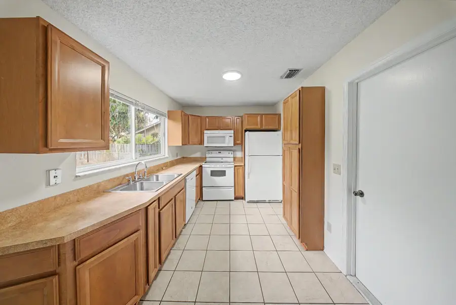 2174 SE Broward Terrace, Port Saint Lucie, FL 34952 - #2