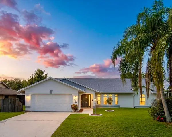 320 NE Surfside Avenue, Port St Lucie, FL 34983
