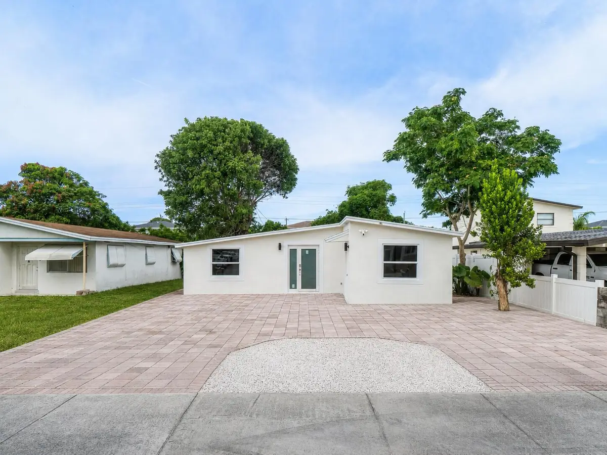 325 SW 8th Avenue, Delray Beach, FL 33444 - #1